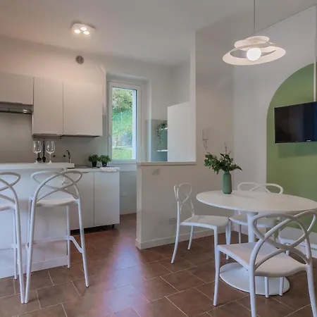 Ninfea Apartments By Wonderful Italy Lezzeno Exterior photo